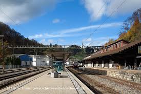 Im herzen der schweiz fertigen wir seit über 125 jahren möbel für ihr heim. Bild Bahnhof Wolhusen Schienenverkehr Schweiz Ch