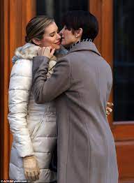 A K A Jessica Jones Novas Fotos Revelam Primeiro Casal Gay Da Marvel Mhd