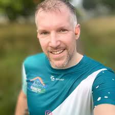 🌟 Ein sehr herzliches Willkommen an Sandra im Team Runners United! 🌟  Sandra, wir sind unglaublich stolz, dich als neues Mitglied im Team Runners  United begrüßen zu dürfen! Deine beeindruckende Zielstrebigkeit, deine