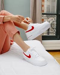 Jordan 1 Mid Se White Black Red Spruce Gs Epingle Sur Rouge