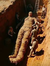 Giant mummy discovered in desert sands
