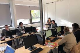 Découvrez les 100 formations et toutes les infos pratiques sur l'organisme m2i formation. Mont Saint Aignan Pres De Rouen Une Ecole Consacree Aux Nouvelles Technologies