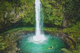 12 Puisi Tentang Air Terjun Yang Indah Membelah Gunung Klak Klik Bermutu