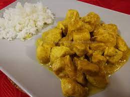 Pulite il pollo dal grasso in eccesso e tagliatelo a bocconcini. Bocconcini Di Pollo Al Curry Light Pasticciando Con Carla