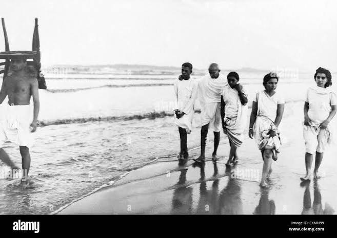 Mahatma Gandhi walking Juhu Beach bombay india May 1944 Stock Photo - Alamy