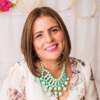 Flor Ayala's Instagram, Twitter & Facebook