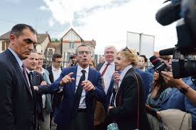 Photo Présidentielle 2027 : quand Bruno Retailleau et Marine Le Pen ...