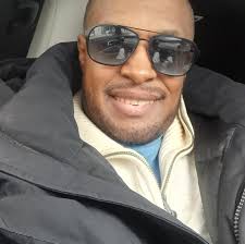 300lbs bodybuilder Manuel Romero hits the streets of Vancouver offering  FREE HUGS to people to spread the word: BODYBUILDERS ARE PEOPLE TOO! TAG A  FRIEND that needs to see this message!