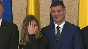 Chiar daca parintii sportivei nu prea au fost de acord la inceput cu aceasta relatie, pana la urma au. Simona Halep Si Toni Iuruc Nu Se Mai Ascund Noul Iubit Al Simonei A Intrat In Poza De Familie Cu Klaus Iohannis Foto Sport Ro