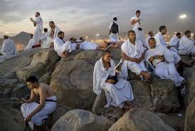 Di tahun inilah, nabi muhammad saw lahir di makkah dan dibesarkan sebagai anak yatim karena abdullah, ayah nabi muhammad, wafat sebelum walaupun nabi merasa ketakutan, disitulah kisah nabi muhammad sebagai rasul dimulai. Mereka Yang Paling Dekat Dengan Rasulullah Kelak Di Surga Republika Online