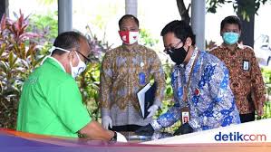 Artinya masih menggunakan tulisan tangan yang ditulis oleh ir. Naskah Asli Teks Proklamasi Dikembalikan Ke Anri Usai Dipamerkan Di Istana