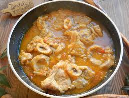 I tempi di cottura sono un po' lunghi ma vi assicuro che alla fine verrete ricompensati,boccone dopo boccone. Ossobuco In Umido Pentolefornelli