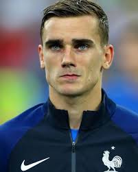 Gianluigi buffon quiff short sides source leo messi source antoine griezmann medium length haircut getty atlético madrid and france national team forward antoine griezmann has worn from short to long in all sorts of haircuts. I Hope You Guys Had An Amazing Day Antoine Griezmann Griezmann Soccer Guys