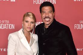 Lionel richie — tender heart 04:28. Lionel Richie Wished Sofia Richie Lots Of Failure In Her Career
