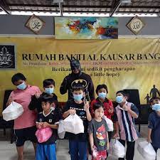 Secara umum, surat ini berisi perintah dari allah swt untuk menjalankan ibadah. Rodj6qezndytbm