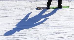 Acest film nu are sinopsis. Courmayer Cade Fuoripista Muore Un Giovane Snowboarder
