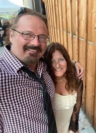 Wishing happy birthday to a friend