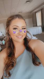 can somebody pleaseeeee change my hair color? My natural hair colour is  Golden blonde but a tad darker than a strawberry blondeand i would like to  see what hair color would suit