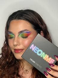 Amazon.com : Tintark Neonme Eyeshadow Palette, 18 Fluorescent Color Glowing  Eyeshadows, Rainbow Purple Blue Green Yellow Pink Eye Shadow Palettes for  fun party Popular Eye Makeup, Glitter Matte Shimmer : Beauty &