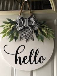 Newest Totally Free Round Door Hanger Door Hanger Door Decor Door Sign Hello Decor Door Free In 2020 Door Signs Diy Door Decorations Fall Door Decorations