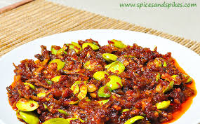 Setiap kali melihat saya menyediakan lauk sambal tumis, pasti ditanya kenapa tak dimasukkan petai. Resepi Sambal Petai Ikan Bilis Rangup Mama Dee Tudungceklat