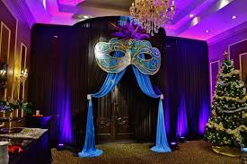 The theme of the event is obviously, masquerade party. Masquerade Ball Decoration Ideas Novocom Top