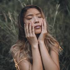 Stream Honey Bee (Zee Avi)