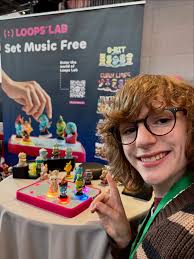 We may love Disney Doorables, but these ADORBS dolls are Doorables biggest  fans. Get ready to unbox 1 of 12 possible Disney Doorables ADORBS Dolls.  Behind every door is a new surprise -