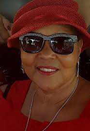 Hey friends! I posted some sketches of these Leela red carpet looks here  before and just wanted to share some more finished ones! It's been very  hard not to spam the group