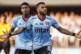 Após um jogo muito trucando com a espanha, o capitão na campanha do ouro olímpico conquistou o seu 42º título na carreira, ampliando, ainda mais o seu recorde. Ex Barca Star Alves Looking To Leave Sao Paulo And Return To Europe Goal Com