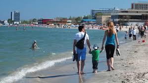 Amplasat privilegiat în centrul stațiunii eforie nord, la numai 10 minute de plajă, hotel fortuna oferă tuturor oaspeților posibilitatea de a petrece o vacanță relaxantă și odihnitoare la malul mării. Litoralul Pentru ToÅ£i Nu Este Peste Tot