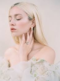 Monique Bloom's Instagram, Twitter & Facebook