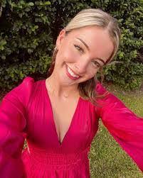 Lea Crosby's Instagram, Twitter & Facebook