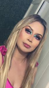 Maquillaje de ojos recreado con amigas en TikTok