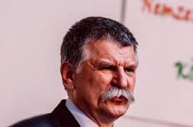 Born 29 december 1959) is a hungarian politician and the current speaker of the national assembly of hungary. Koverre Adott Reakcionk A Magyar Narancsban Nokert Hu