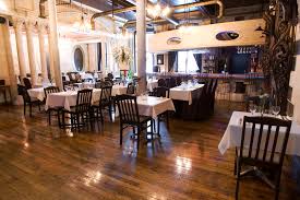 Restaurant Cuisine Francaise Et Internationale Dans Le Quartier Sud Ouest Sur Le Bord Du Canal Lachine Wedding Reception Hall Reception Hall Montreal Wedding