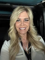 Crystal Hooper's Instagram, Twitter & Facebook