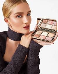 Choosing sorting option will automatically update the products that are displayed to match the selected sorting option ﻿. Hourglass Sculpture Holiday Collection 2020 Exciting Reveal