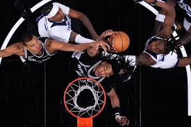 Los Spurs retornan a una final de conferencia tras nueve años