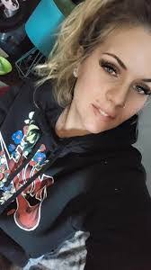 Roxanne Greer's Instagram, Twitter & Facebook