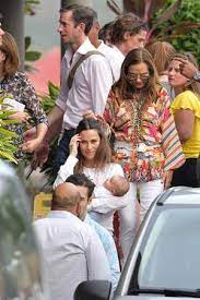 Une nouvelle collection d'art du patrimoine anglais vise à refléter la longue histoire des africains en angleterre. Voici Pippa Middleton En Vacances En Famille Decouvrez Le Visage Craquant De Son Bebe Arthur Pippa And James Pippa Middleton Middleton Family