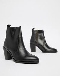 I bought a sidego blackboard boots of interest this season. Office Office Aberdeen Black Leather Chunky Block Heeled Boot Boots Zara Boots Spring Trends