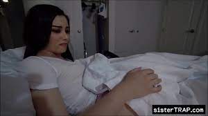 Stepsister secretly gives stepbrother handjob - XNXX.COM