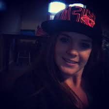 Felicia (@sexi_rred)