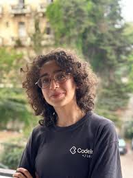 Ghia Secures Her First Job As A Front-End Developer - CodeBrave