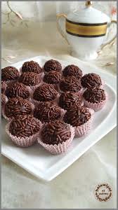 Bouchees De Noix Au Chocolat Halawiyat Maghribiya Boule Chocolat Sans Cuisson Boule Chocolat Chocolat
