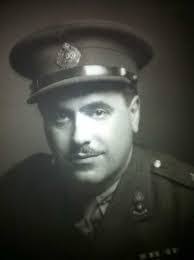 Robin Bothwell's Instagram, Twitter & Facebook