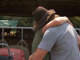 Doch selbst in der komplettierten runde scheint die stimmung noch etwas gedrückt. Bauer Sucht Frau Rtl Manner Gehen In Die Knutsch Offensive Und Greifen Dafur Sogar In Die Trickkiste Tv