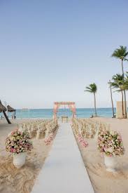 Beach Wedding Venue Ideas 11 Wedding Venues Beach Romantic Beach Wedding Wedding Beach Ceremony