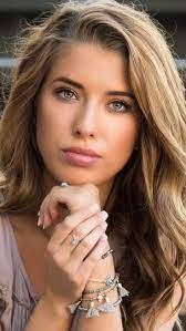 Beauty With Nice Hair Style Beautiful Girl Face Beautiful Blonde Brunette Beauty